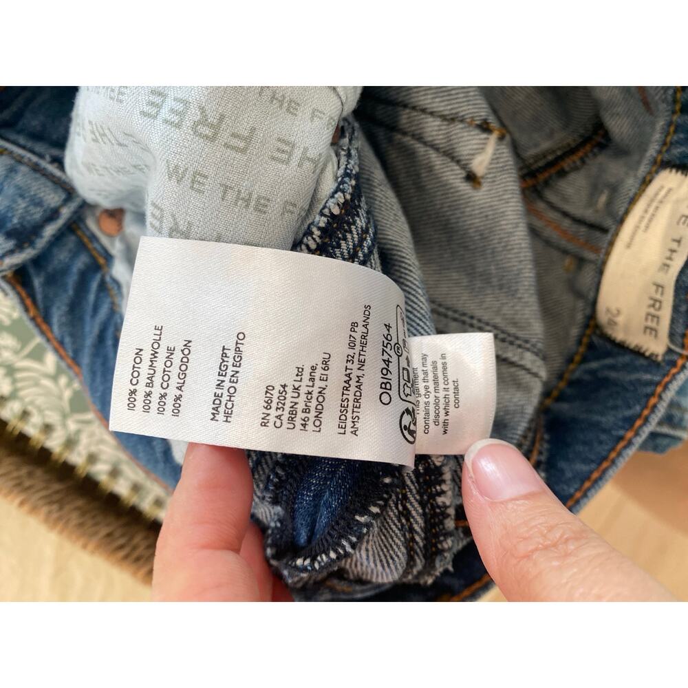 We The Free CRVY Venus Barrel Jeans Medium Wash Denim OB1947564 Size 24 - Picture 4 of 4